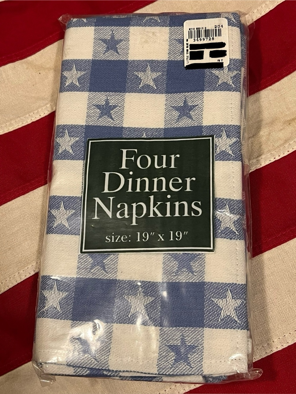 NWT SET OF 4 BARDWIL BLUE STAR CHECK DINNER NAPKINS.